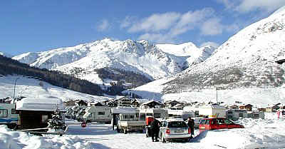 Einfahrt zum Campingplatz Area Sosta (Via Pemont)